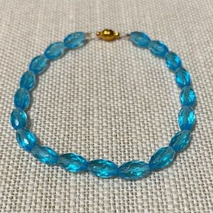 Elegant handcrafted blue crystal faceted bead 8 1/2” magnetic clasp bracelet
